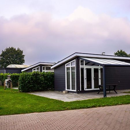 Vakantiehuis Met Vijverzicht Lathum Exterior photo